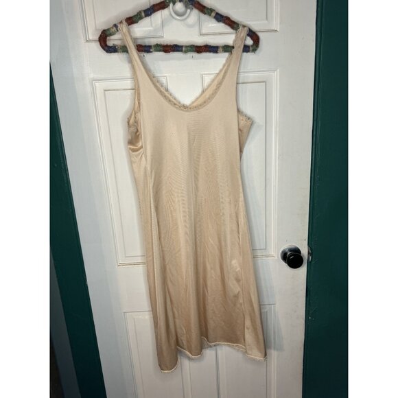 Vintage Warner's Beige Full Slip Dress Size 36 Style 5400 Satin Nylon Lingerie - Picture 2 of 3